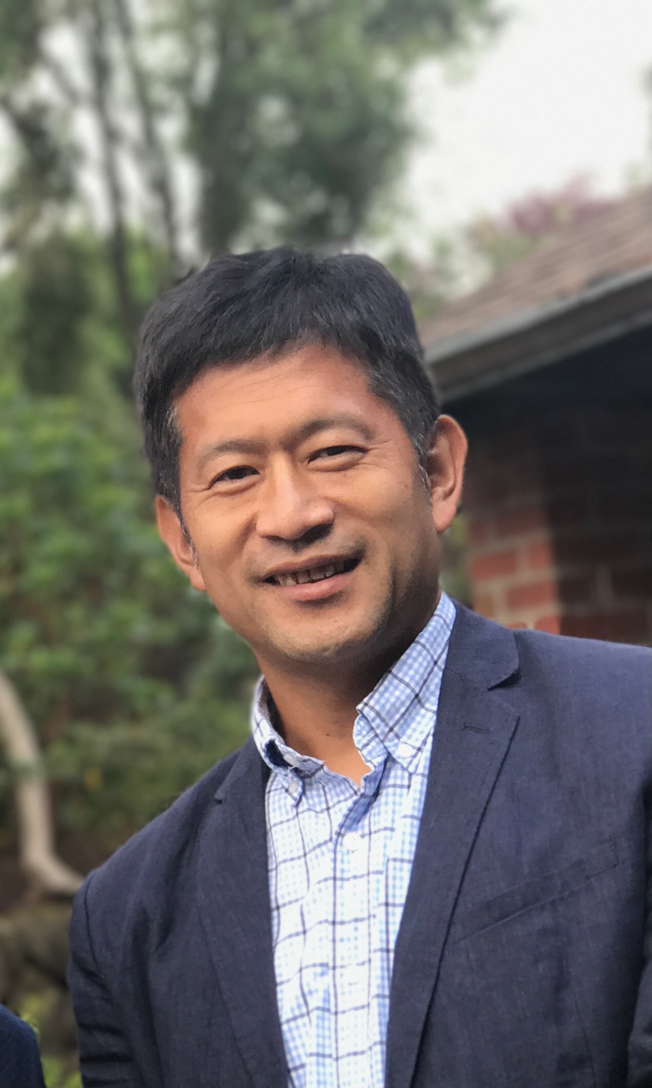 安武 弘晃 氏