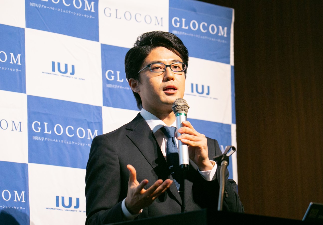 山口 真一 氏