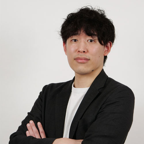 小越 春紀 氏